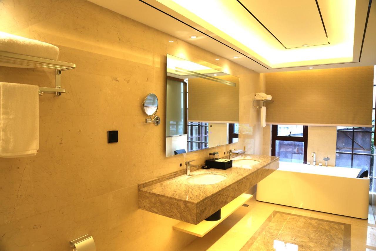 Zhongbo Art Hotel Гуанджоу Екстериор снимка