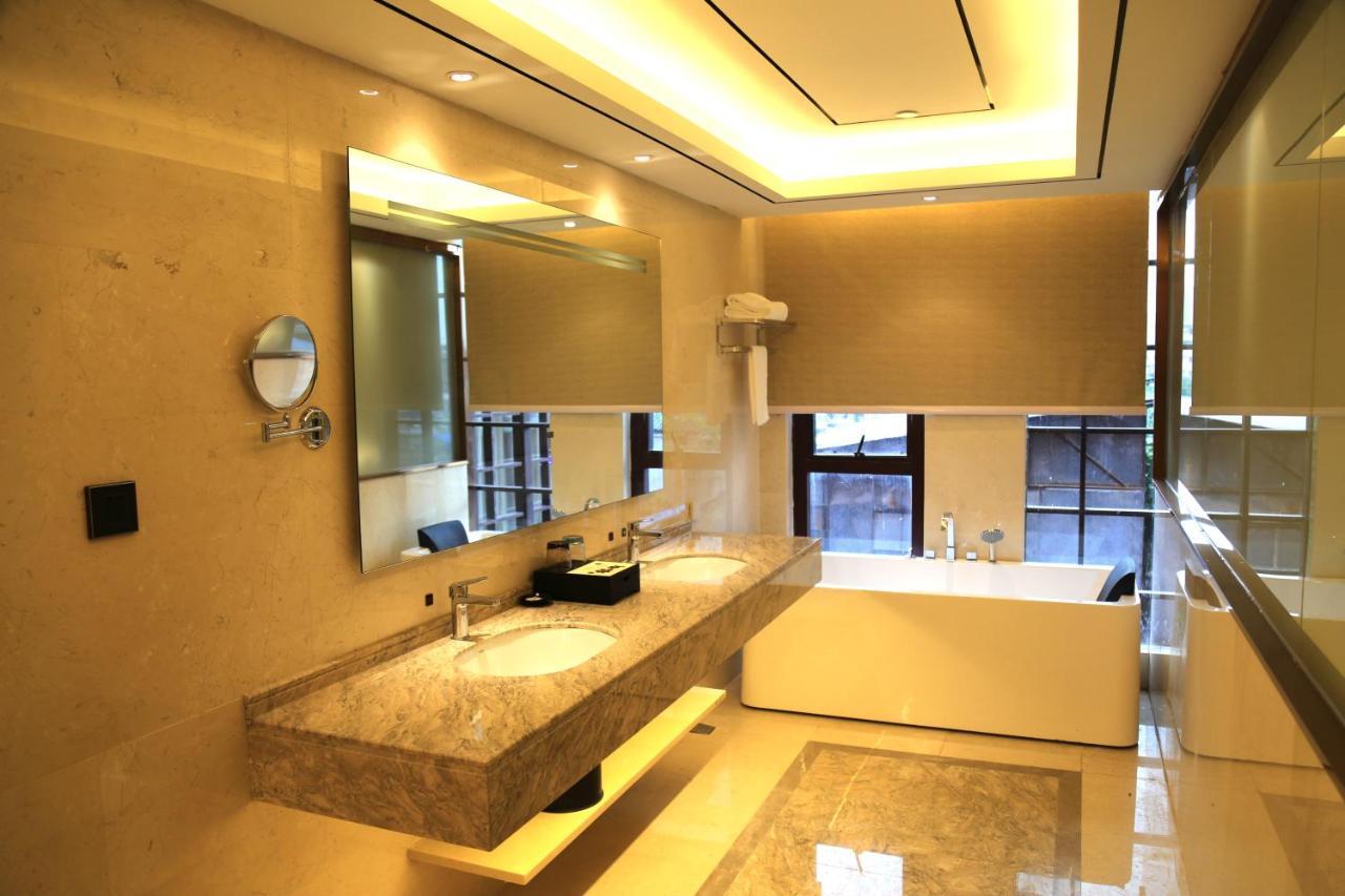 Zhongbo Art Hotel Гуанджоу Екстериор снимка