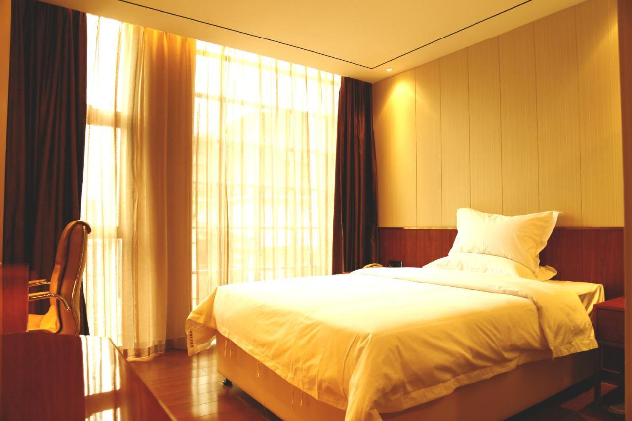 Zhongbo Art Hotel Гуанджоу Екстериор снимка