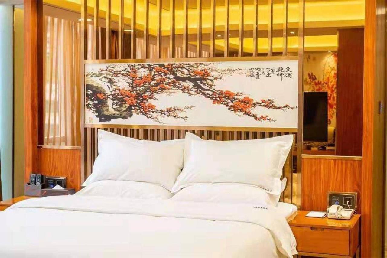 Zhongbo Art Hotel Гуанджоу Екстериор снимка